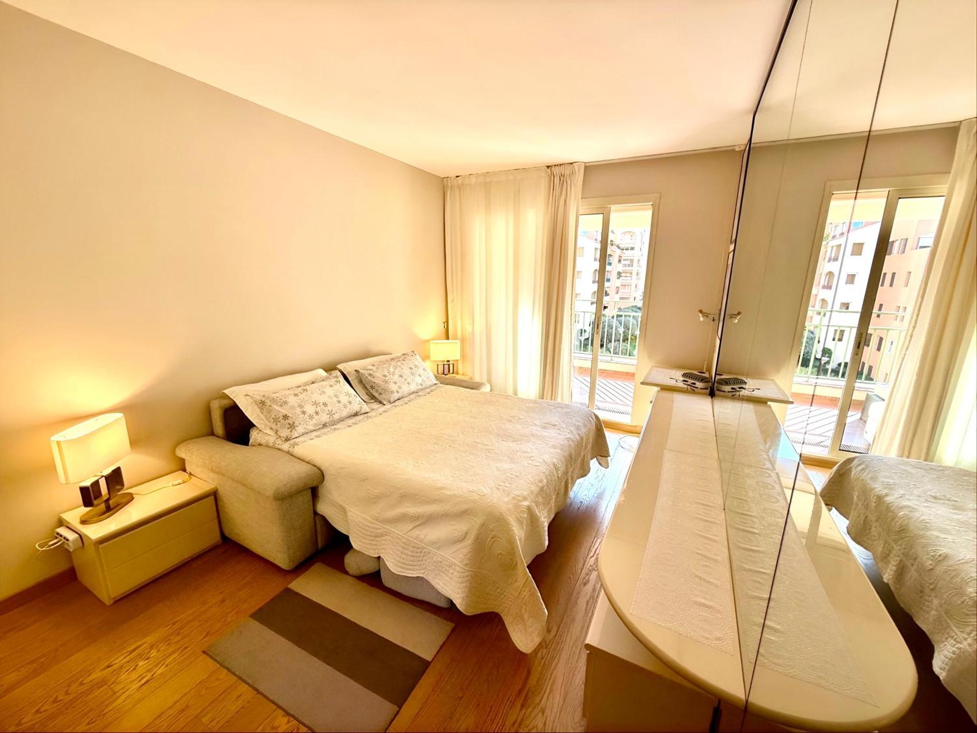 Monaco, Elegant & Quiet Renovated Apartment, In Fontvieille District, With Terrace & Pool, 15min Walk To F1 Grand Prix Appartement